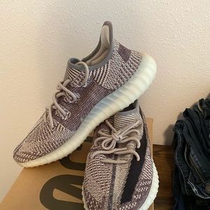 Yeezy 350v2 Zyon